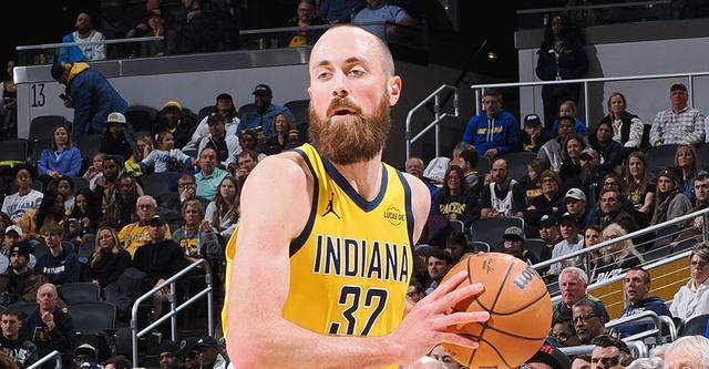 世界杯比赛直播-赫夫29+9锡安27+7 步行者主场战胜鹈鹕