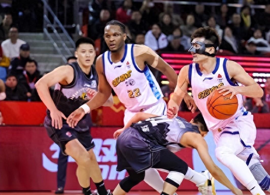 世界杯手机平台-事情闹大！广厦爆冷之夜，安保骂孙铭徽家人，球迷：CBA草台班子