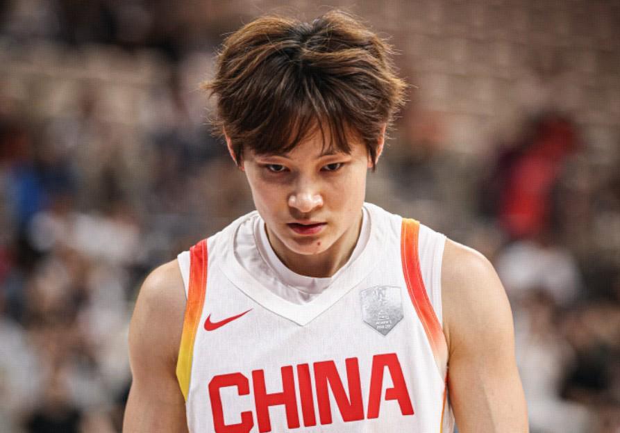 世界杯手机平台-杨力维：我认为长时间集训不是最优选择，我们也需要回归生活